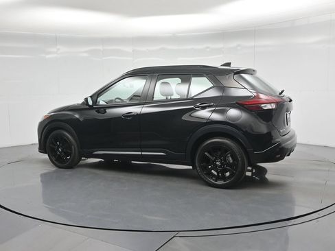 Used 2023 Nissan Kicks SR w/ SR Premium Package FWD image 7