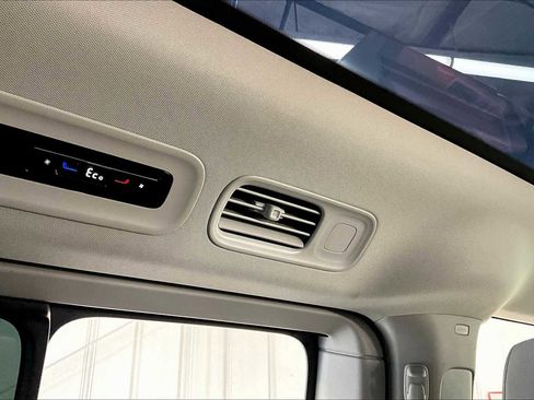 New 2025 Volkswagen ID. Buzz 1st Edition image 16