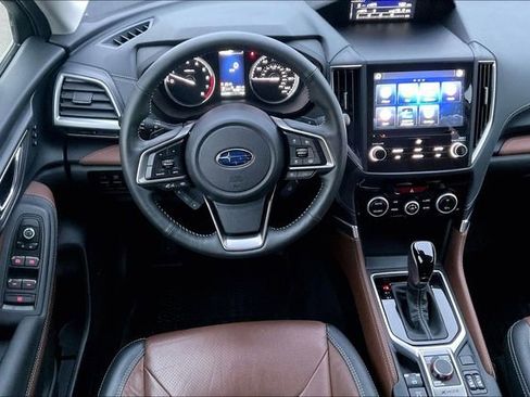 Used 2023 Subaru Forester Touring image 5