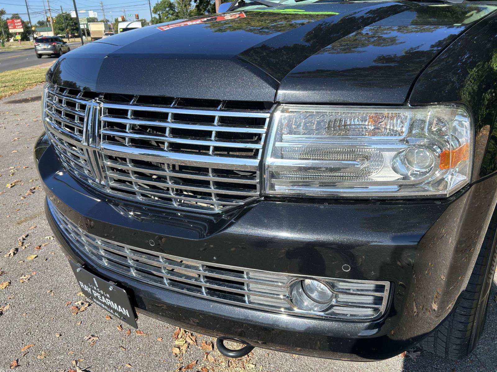 Used 2014 Lincoln Navigator 2WD image 10