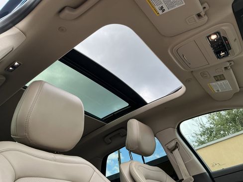 Used 2020 Lincoln Corsair FWD w/ Premium Package image 21