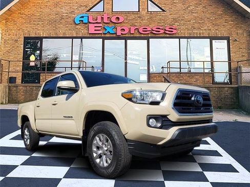 Used 2018 Toyota Tacoma SR5 AWD/4WD image 1