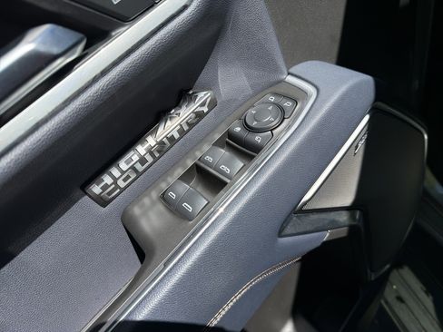 Used 2025 Chevrolet Silverado 1500 High Country image 15