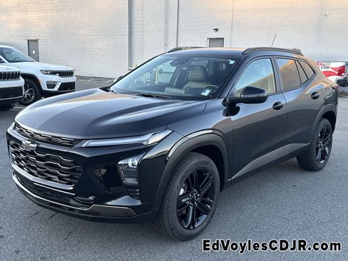 Used 2025 Chevrolet Trax ACTIV image 8