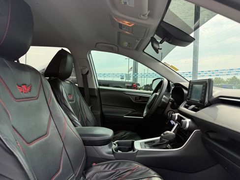 Used 2020 Toyota RAV4 LE w/ Carpet Mat Package FWD image 13