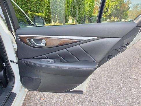 Used 2018 INFINITI Q50 Luxe w/ Essential Package (3.0T Luxe) AWD/4WD image 33