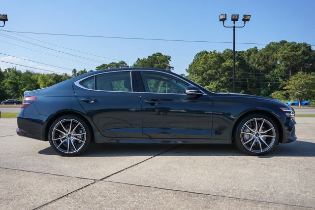 Used 2025 Genesis G70 2.5T RWD image 3
