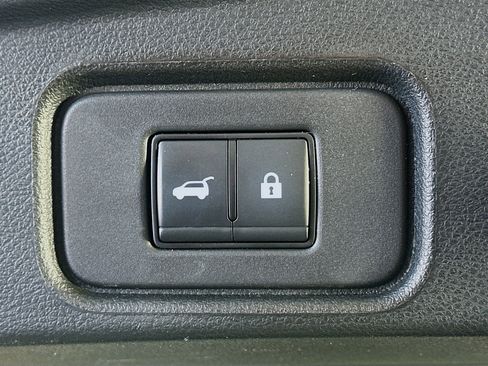 Used 2023 Nissan Pathfinder SL w/ SL Premium Package image 30