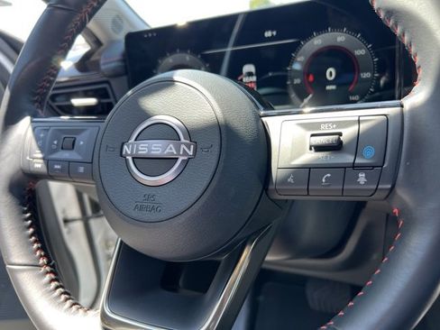 Used 2025 Nissan Kicks SR image 8