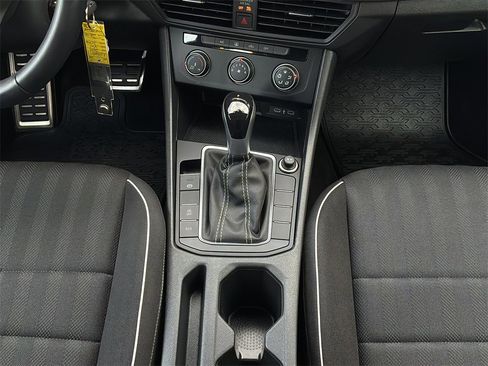 Used 2023 Volkswagen Jetta Sport image 20