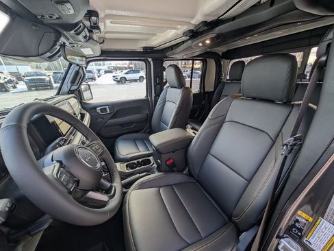 New 2026 Jeep Gladiator Sport AWD/4WD image 15