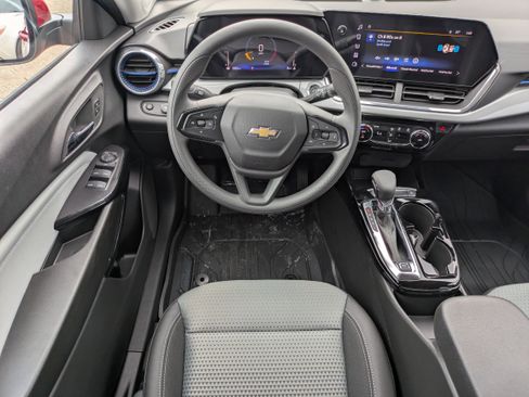 New 2026 Chevrolet Trax LT image 4