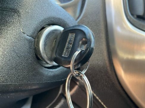 Used 2019 GMC Canyon Denali image 12