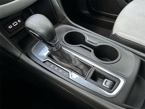 Used 2023 Chevrolet Equinox LT image 20