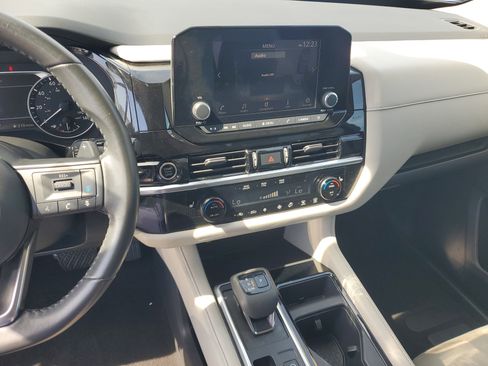 Certified 2024 Nissan Pathfinder SV image 21