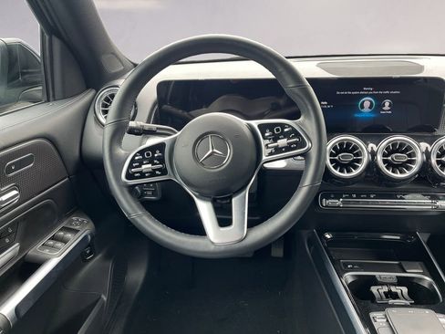 Certified 2022 Mercedes-Benz GLB 250 4MATIC w/ Premium Package Lite image 12