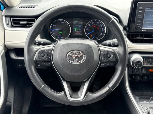 Used 2020 Toyota RAV4 XLE w/ XLE Grade Weather Package AWD/4WD image 19