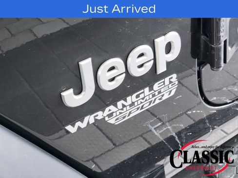 Used 2018 Jeep Wrangler Unlimited Sport S AWD/4WD image 12