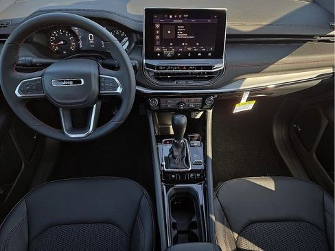 Used 2025 Jeep Compass Trailhawk w/ Sun & Sound Group image 10