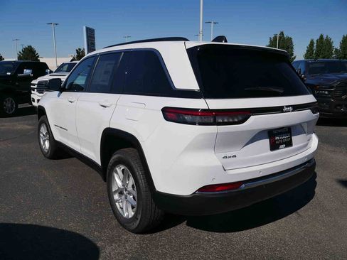 New 2025 Jeep Grand Cherokee Laredo X w/ Luxury Tech Group I image 13