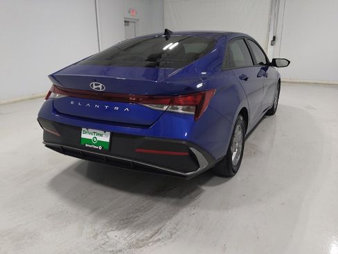 Used 2025 Hyundai Elantra SE FWD image 7