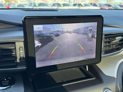 Used 2020 Ford Explorer XLT w/ Equipment Group 202A image 25