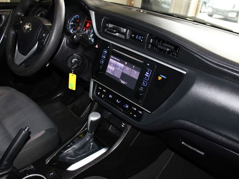 Used 2019 Toyota Corolla LE FWD image 27