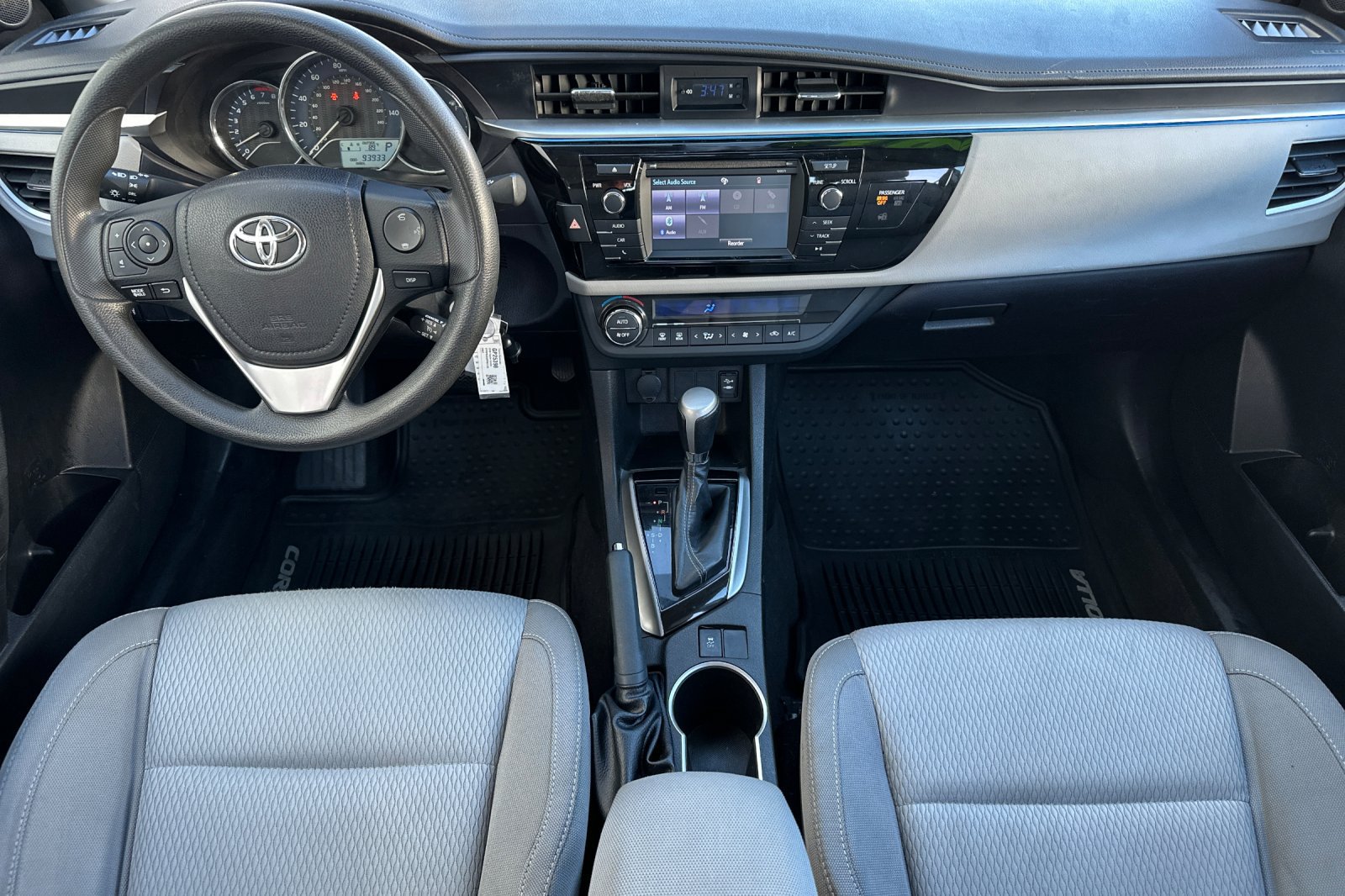 Used 2016 Toyota Corolla LE FWD image 5