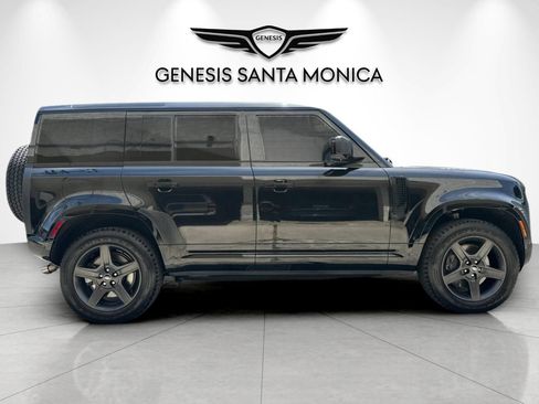 Used 2025 Land Rover Defender 110 X-Dynamic SE AWD/4WD image 3