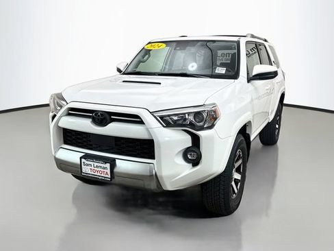 Used 2024 Toyota 4Runner TRD Off-Road AWD/4WD image 3