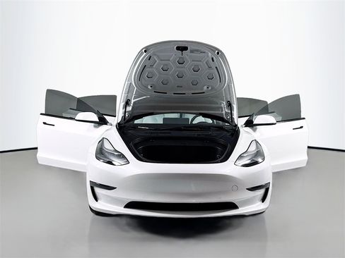 Used 2022 Tesla Model 3 image 29