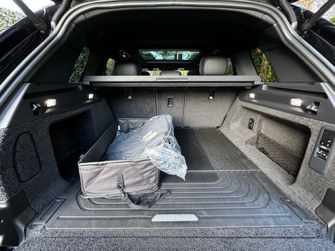 New 2025 Land Rover Range Rover SE image 19
