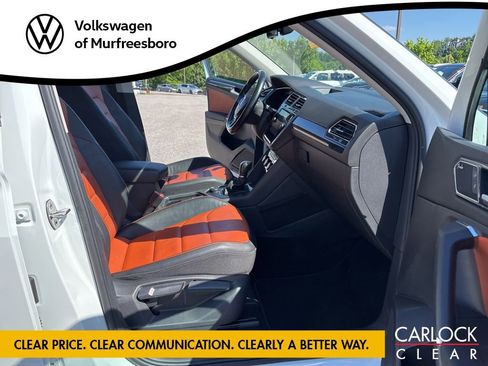 Used 2018 Volkswagen Tiguan SEL Premium AWD/4WD image 24