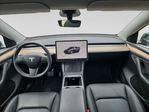 Used 2024 Tesla Model Y Long Range AWD/4WD image 14