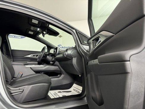 New 2026 Chevrolet Equinox EV LT image 15