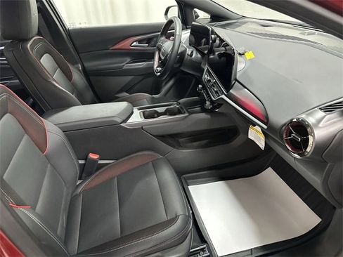 Used 2024 Chevrolet Equinox EV RS image 18