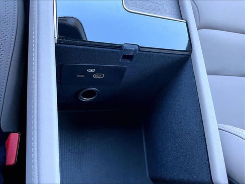 Used 2026 Volvo XC90 B6 Plus w/ Protection Package Premier image 37