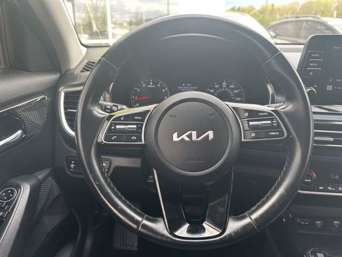 Used 2023 Kia Seltos S AWD/4WD image 17