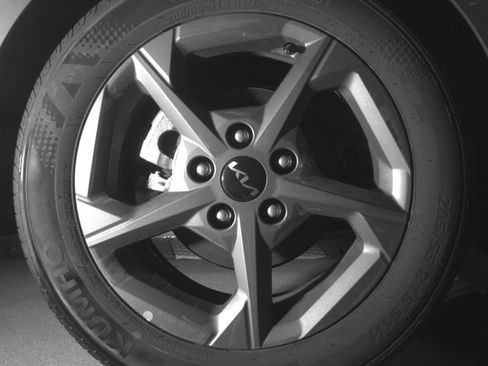 Used 2025 Kia K4 LXS image 15