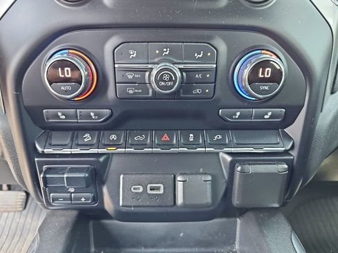Used 2020 Chevrolet Silverado 1500 RST AWD/4WD image 26