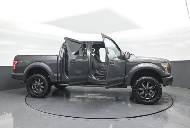 Used 2016 Ford F150 XLT w/ Equipment Group 302A Luxury AWD/4WD image 25
