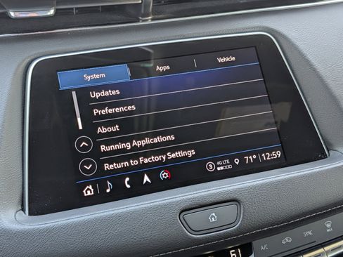 Used 2023 Cadillac XT4 Luxury w/ Cold Weather Package image 43