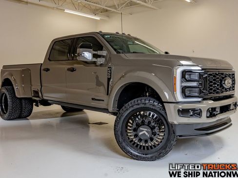 Used 2026 Ford F450 Platinum AWD/4WD image 1