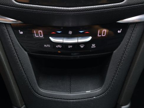 Certified 2024 Cadillac XT6 Luxury FWD image 31