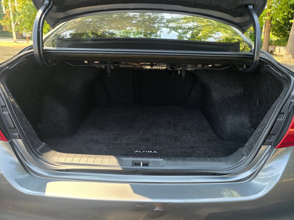 Used 2018 Nissan Altima 2.5 SL FWD image 21