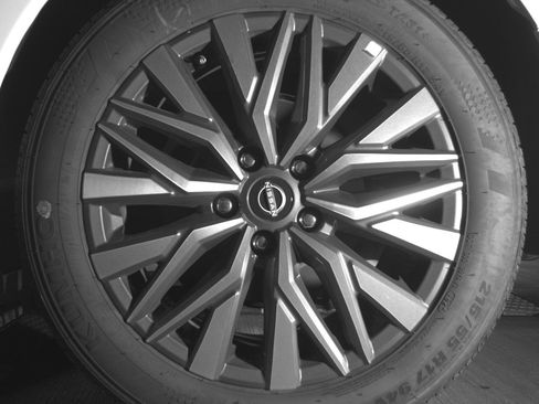 Used 2025 Nissan Altima 2.5 SV image 14