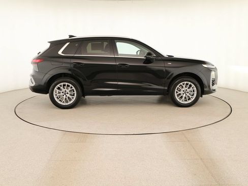New 2026 Audi Q3 quattro 2.0T AWD/4WD image 8