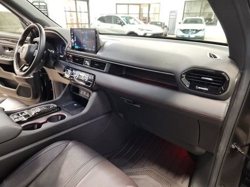 Certified 2025 Honda Pilot Black Edition image 36