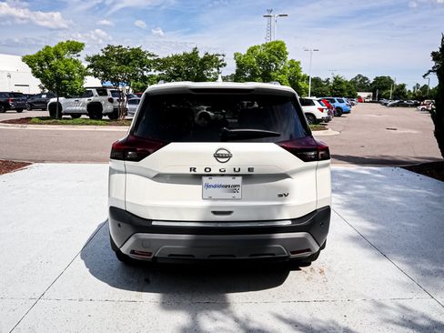 Used 2023 Nissan Rogue SV w/ SV Premium B Package FWD image 10