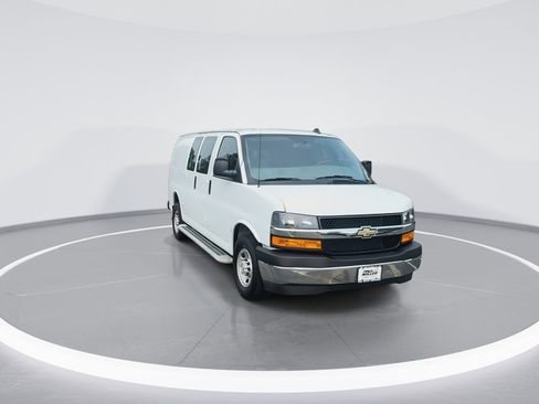 Used 2023 Chevrolet Express 2500 w/ Driver Convenience Package image 7